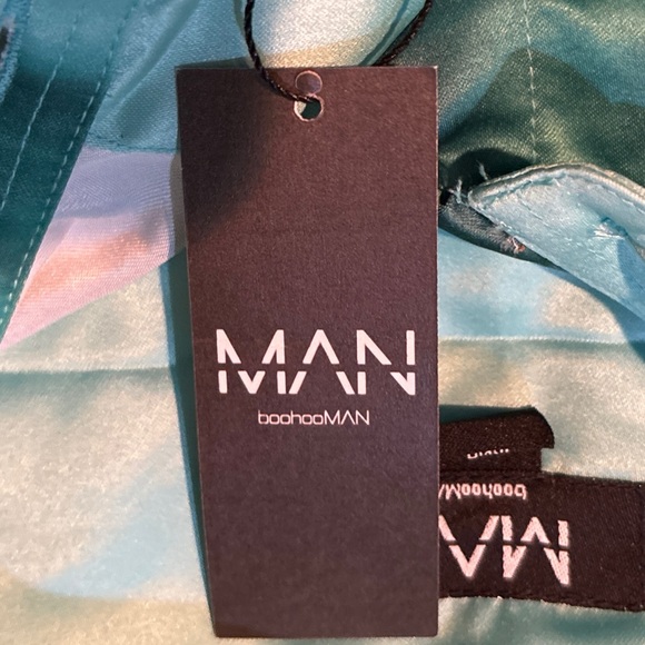 Boohoo Man Long Sleeve Satin Heart Hands Shirt - Picture 13 of 16